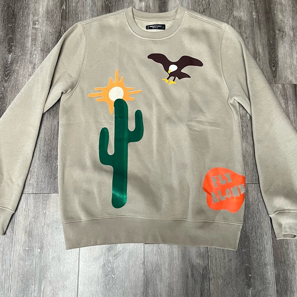 Rare Roku Studio sweatshirt